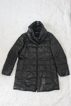 Load image into Gallery viewer, Women&#39;s Winter Jacket
