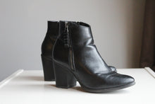 Load image into Gallery viewer, Black Ankle Boots (Women&#39;s Size 8)
