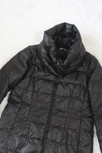 Load image into Gallery viewer, black women&#39;s winter jacket
