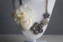 Load image into Gallery viewer, White &amp; Silver Flower Statement Necklace
