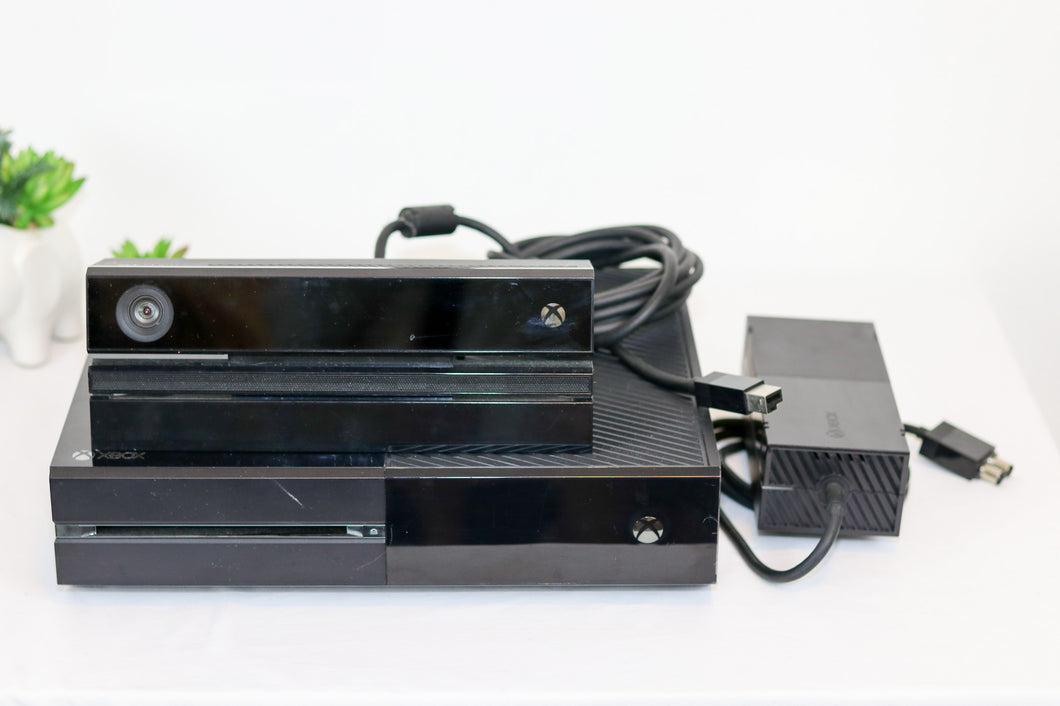 Microsoft 1540 Xbox One Game Console (Black)